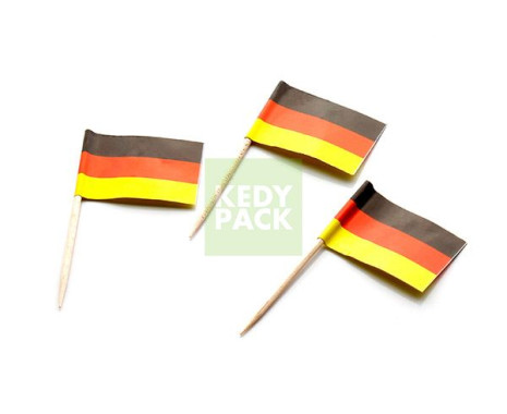 Pic en bois avec petits drapeaux